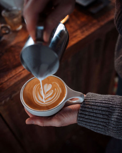 Baristické umění - Latte art a správné servírování kávy